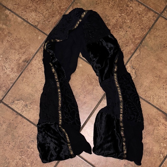Accessories - Black and Gold Velvet Scarf